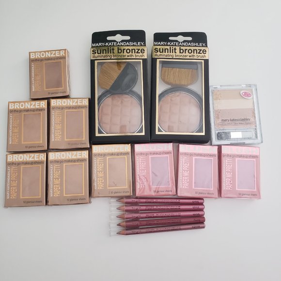 Mary-Kate and Ashley Makeup Lot - 17 pcs: Bronzer, Blush, Highlighter, Lip Liner - Picture 1 of 6
